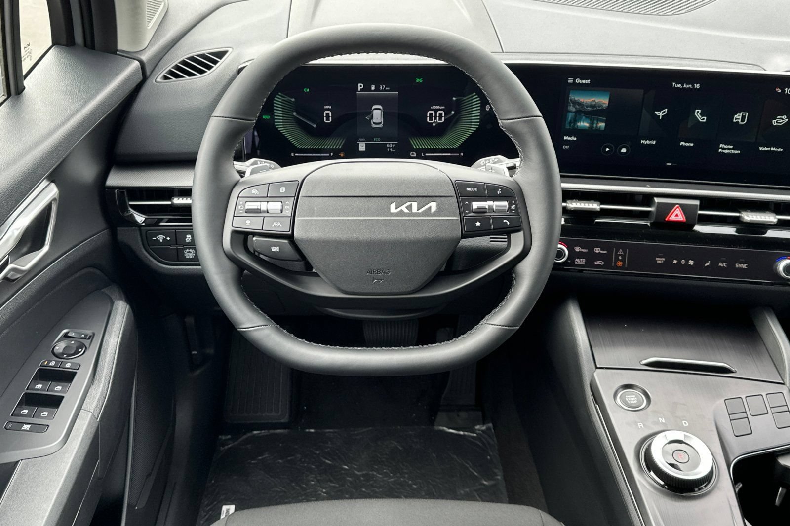 New 2026 Kia Sportage LX FWD image 14