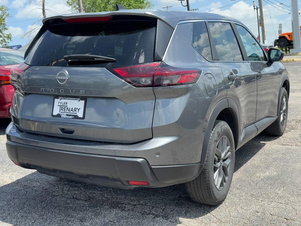 Used 2024 Nissan Rogue S FWD image 4