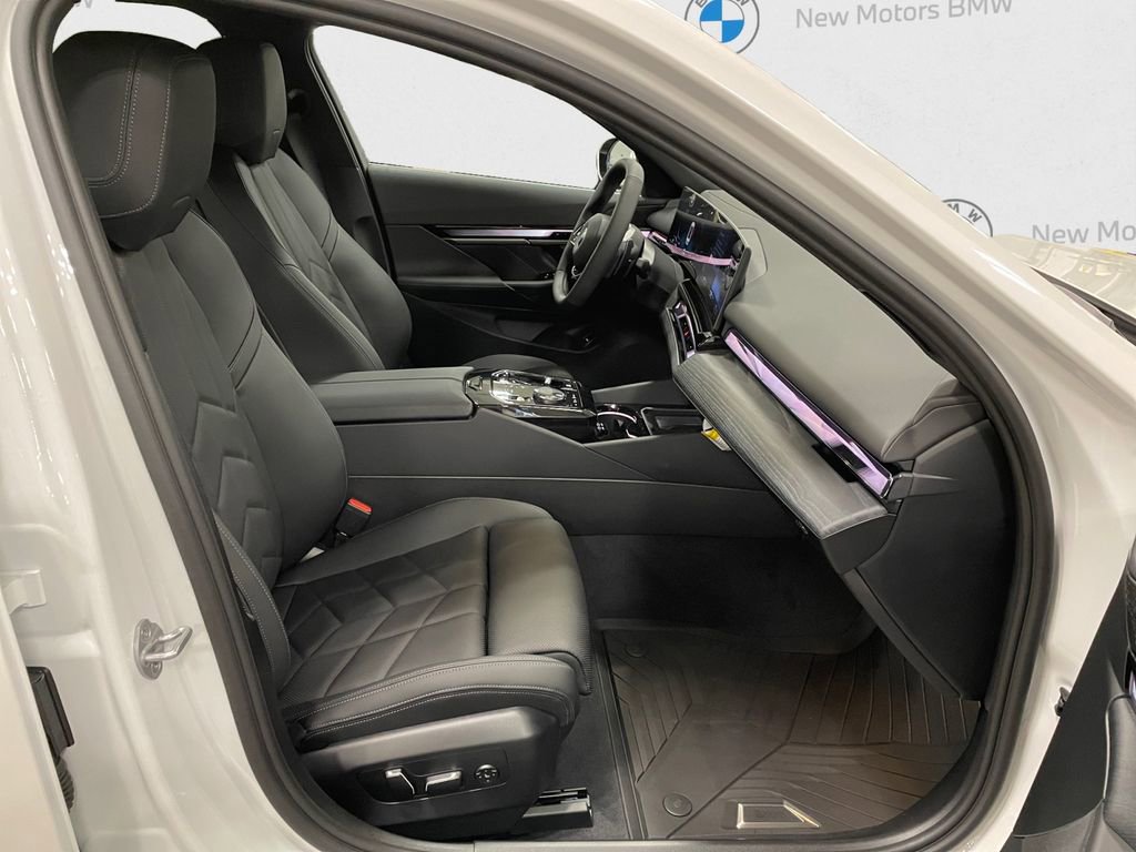 New 2026 BMW 530i xDrive image 15