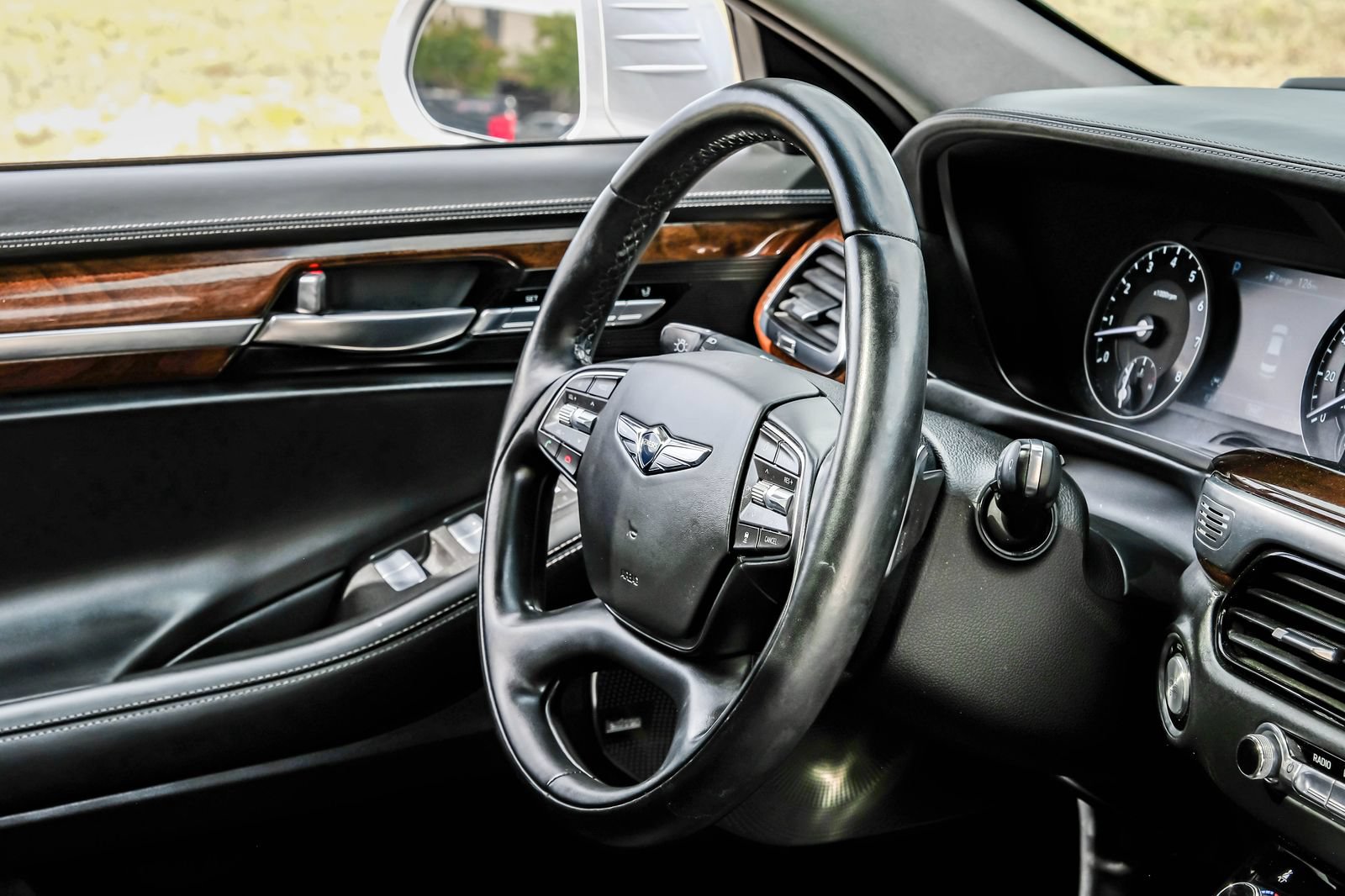 Used 2019 Genesis G90 5.0 Ultimate RWD image 13