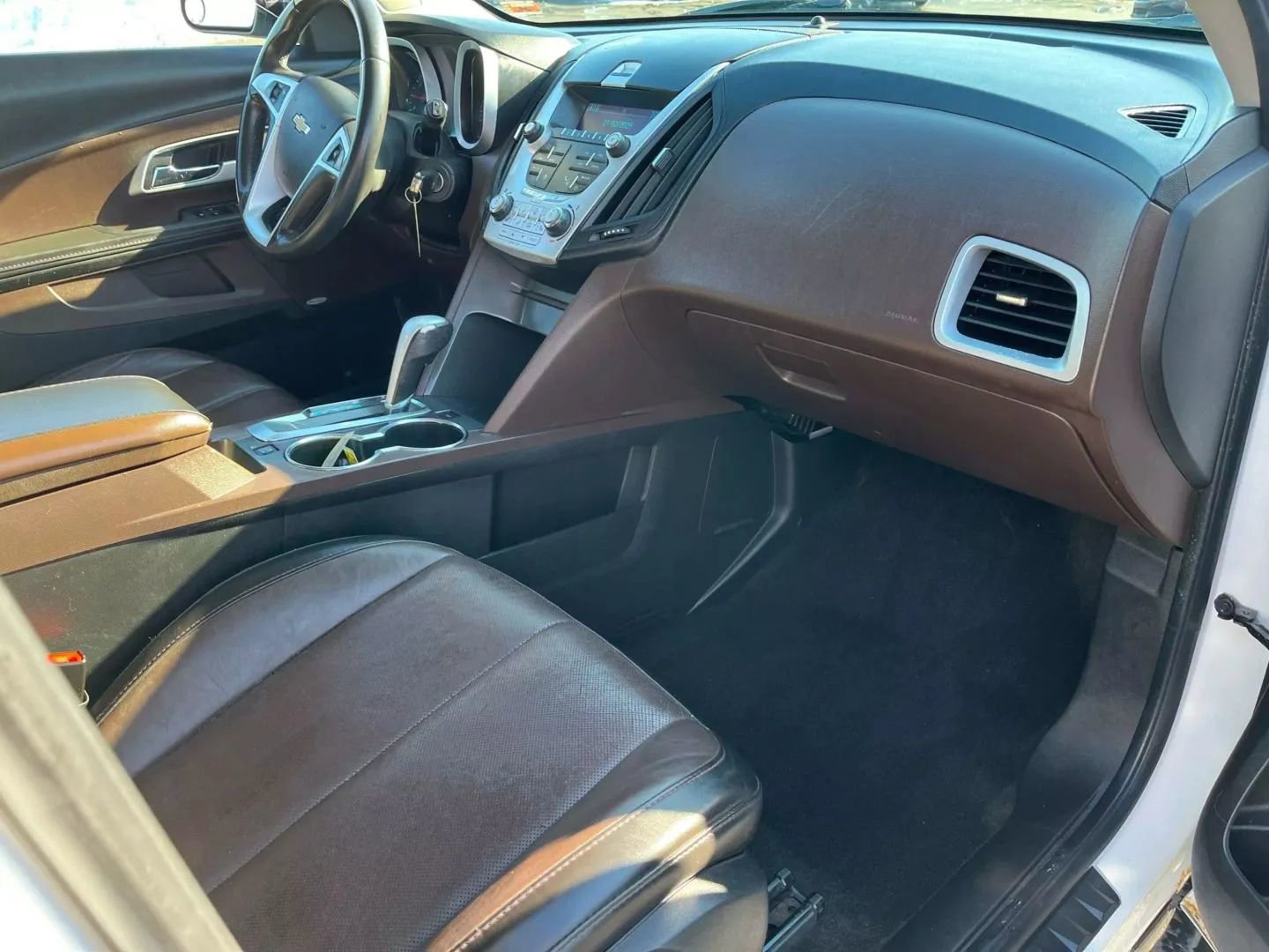 Used 2011 Chevrolet Equinox LT w/ Chrome Appearance Package image 6