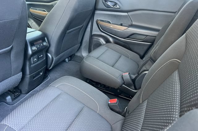 Used 2023 GMC Acadia SLE w/ Driver Convenience Package FWD image 14
