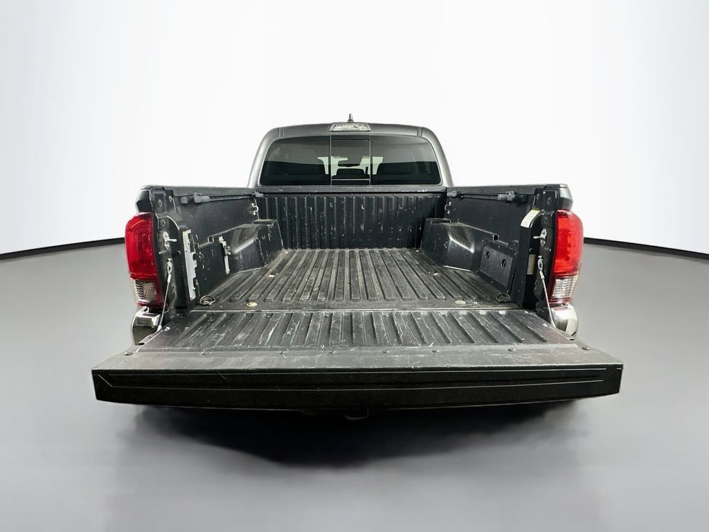 Used 2021 Toyota Tacoma SR5 RWD image 35