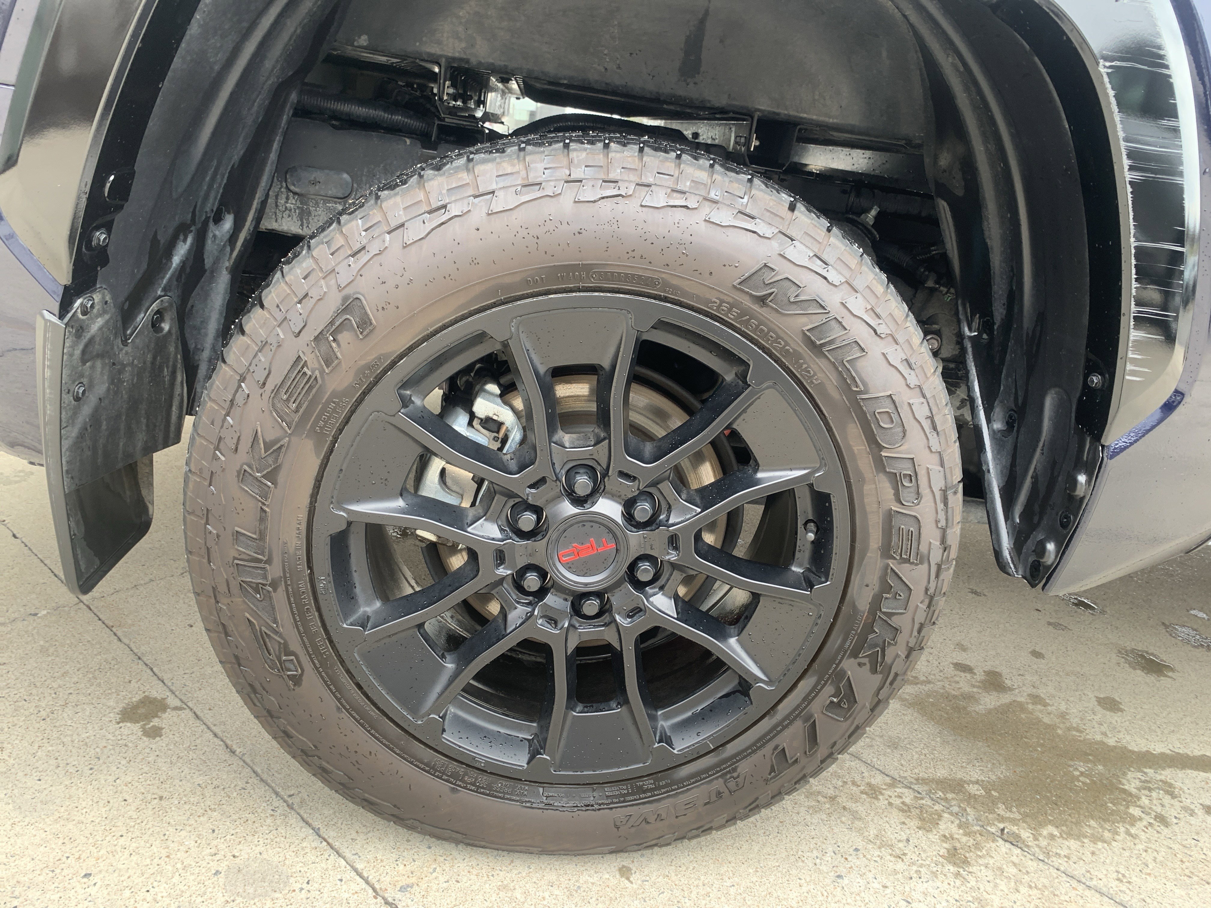 Used 2025 Toyota Tundra Platinum w/ TRD Off-Road Package AWD/4WD image 32