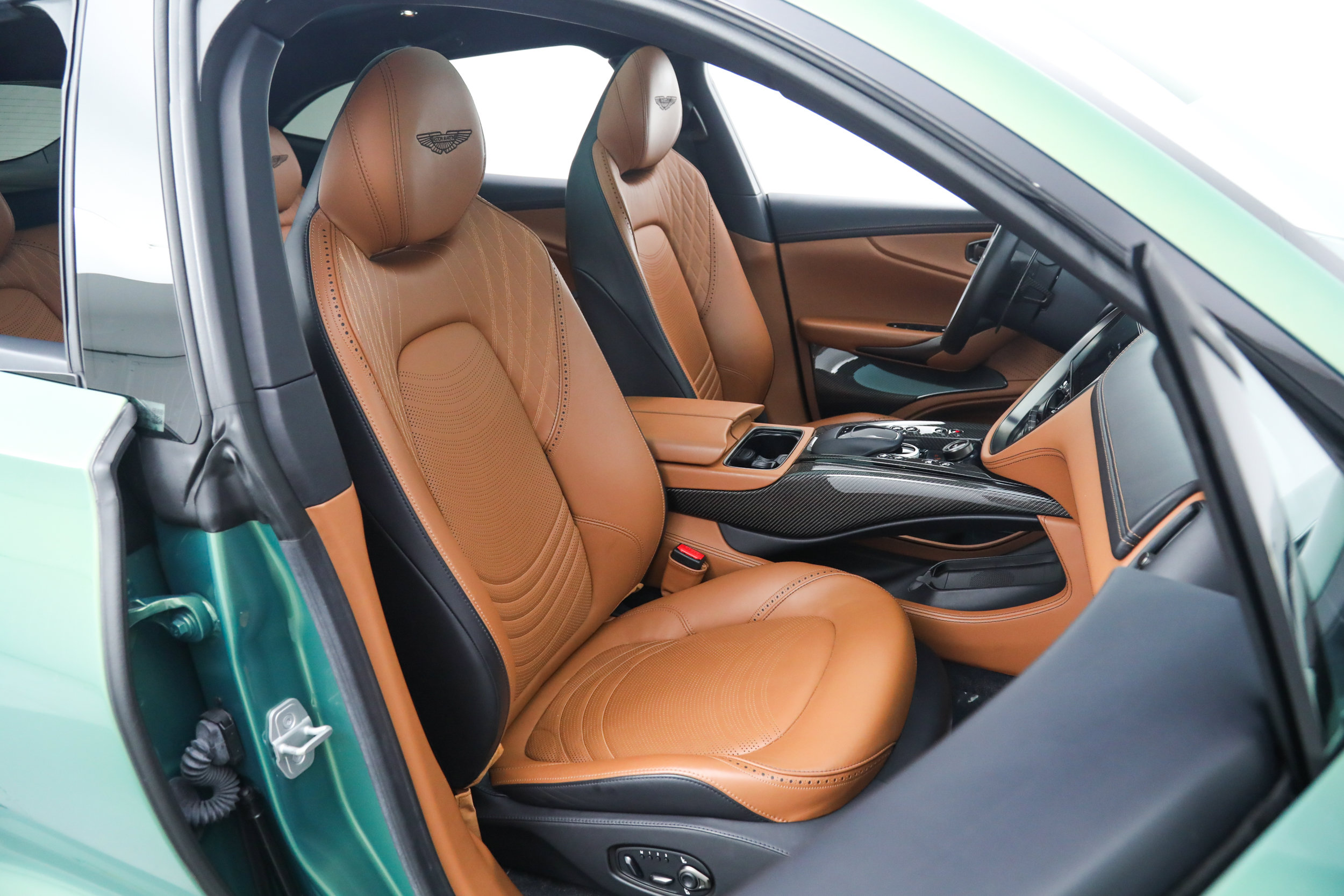 Used 2023 Aston Martin DBX 707 AWD/4WD image 16