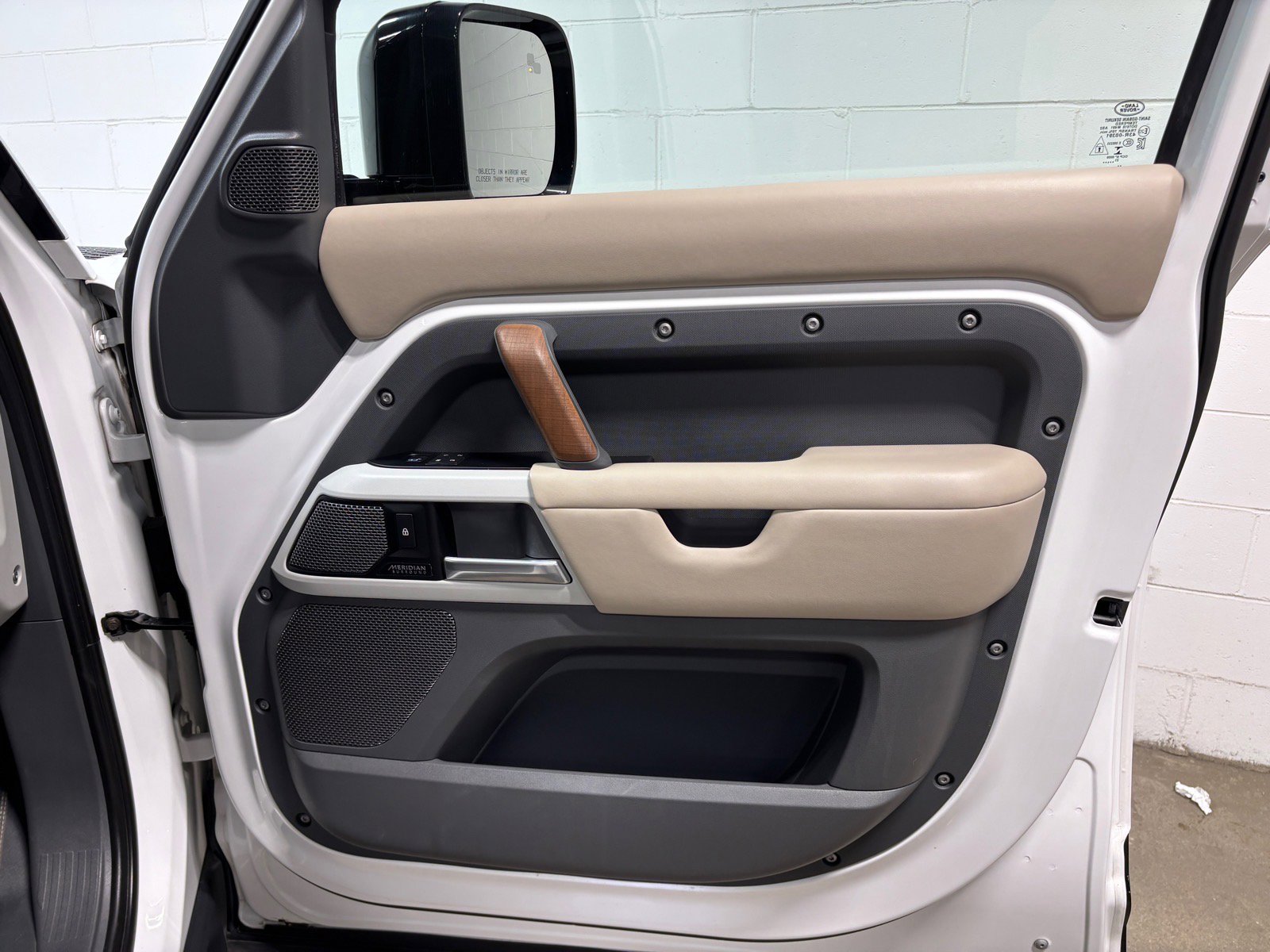 Used 2022 Land Rover Defender 110 X-Dynamic HSE AWD/4WD image 33