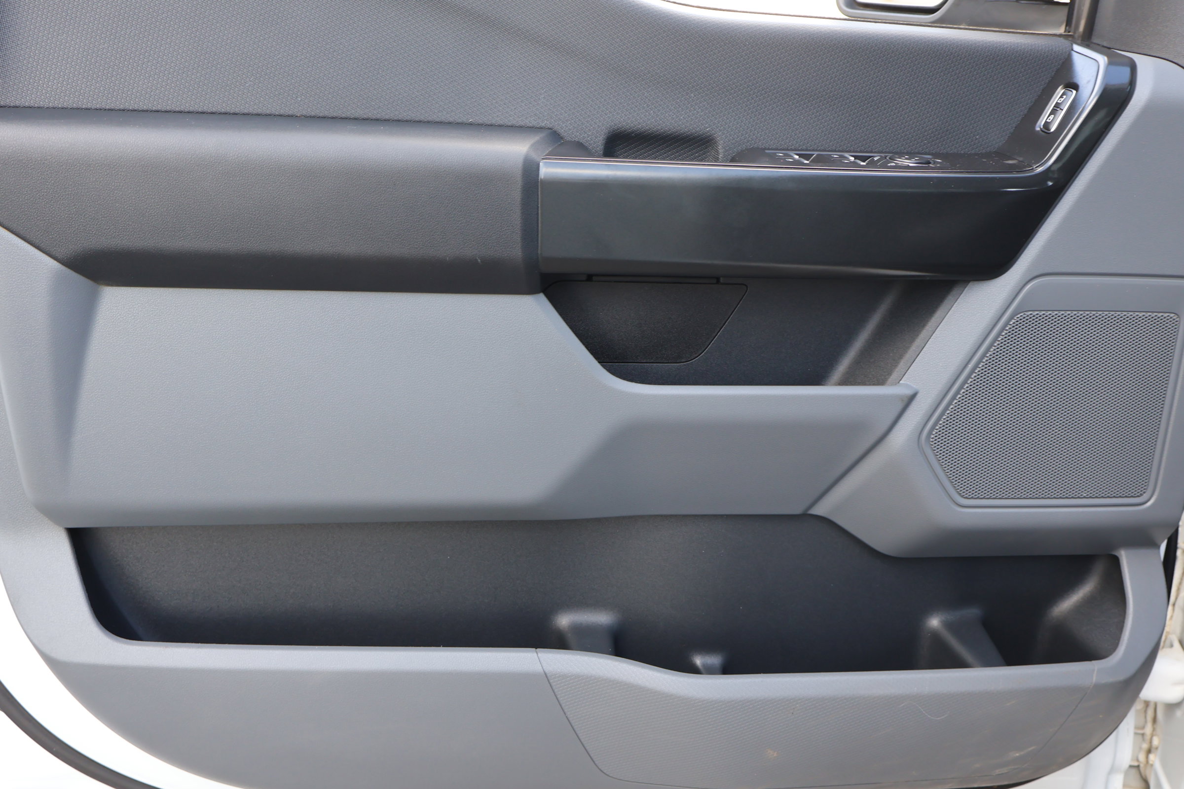 Used 2022 Ford F150 Lightning Pro image 13