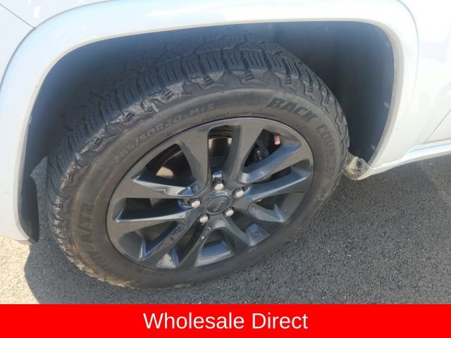 Used 2017 Jeep Grand Cherokee Altitude AWD/4WD image 9