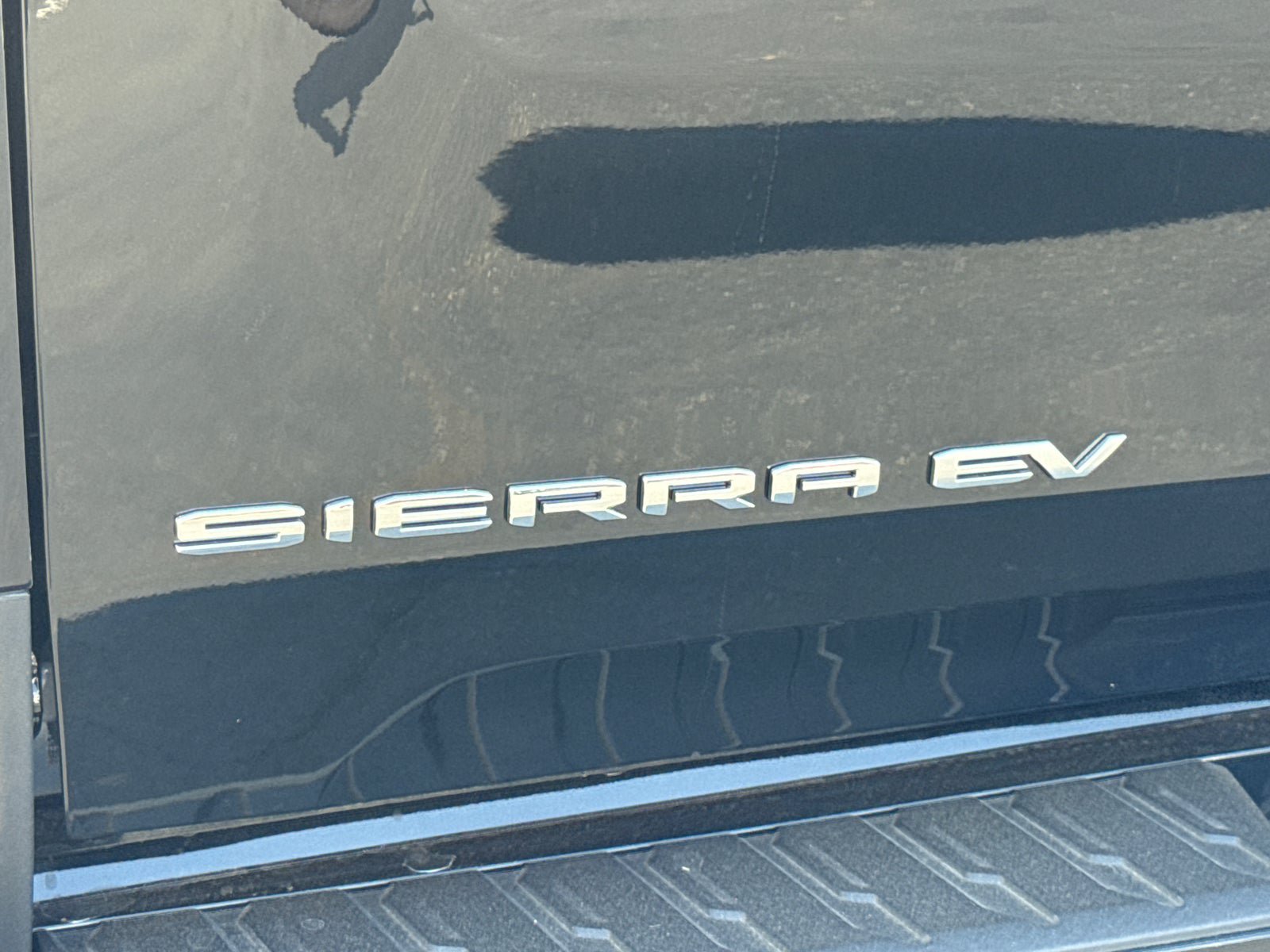 Certified 2026 GMC Sierra EV Elevation AWD/4WD image 10