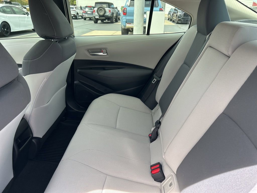Used 2021 Toyota Corolla LE image 12