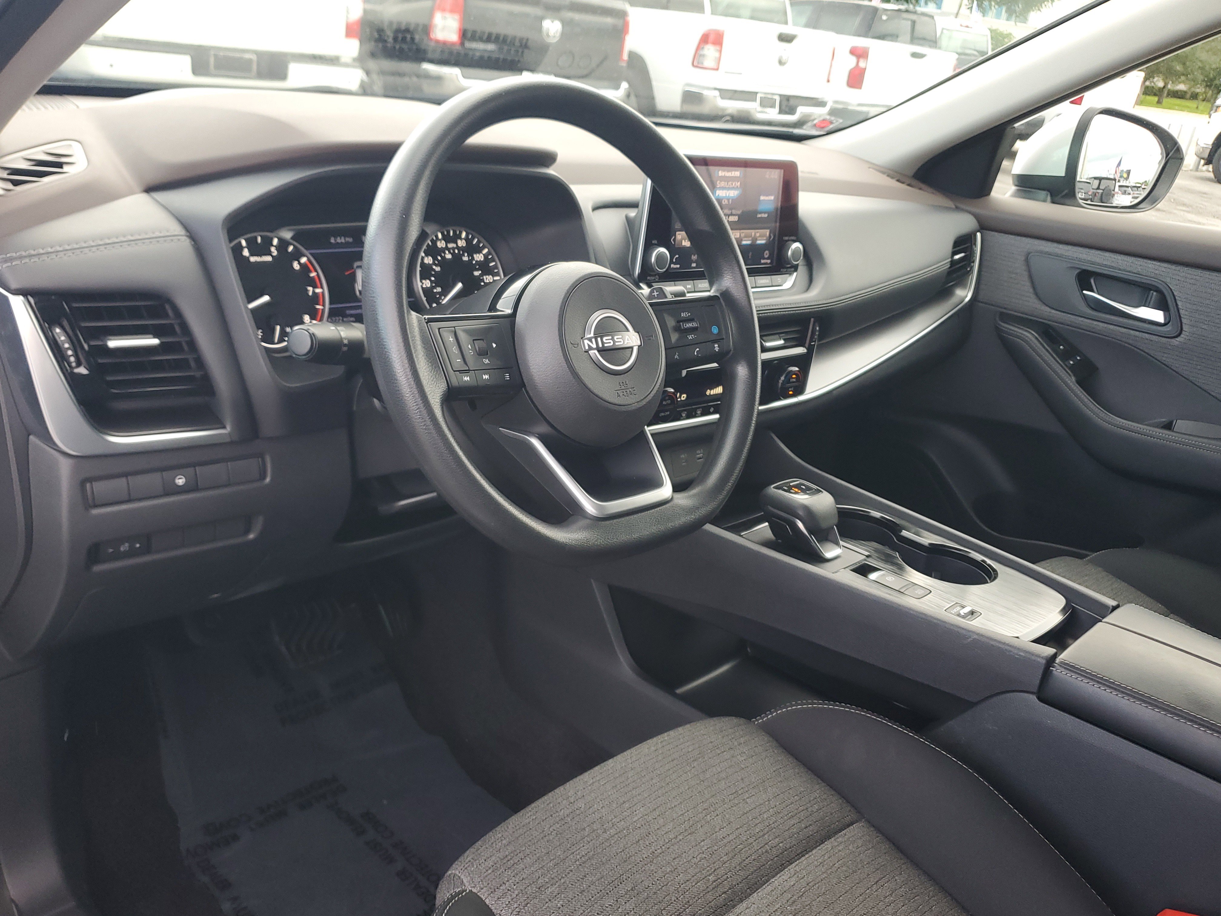 Certified 2022 Nissan Rogue SV image 9