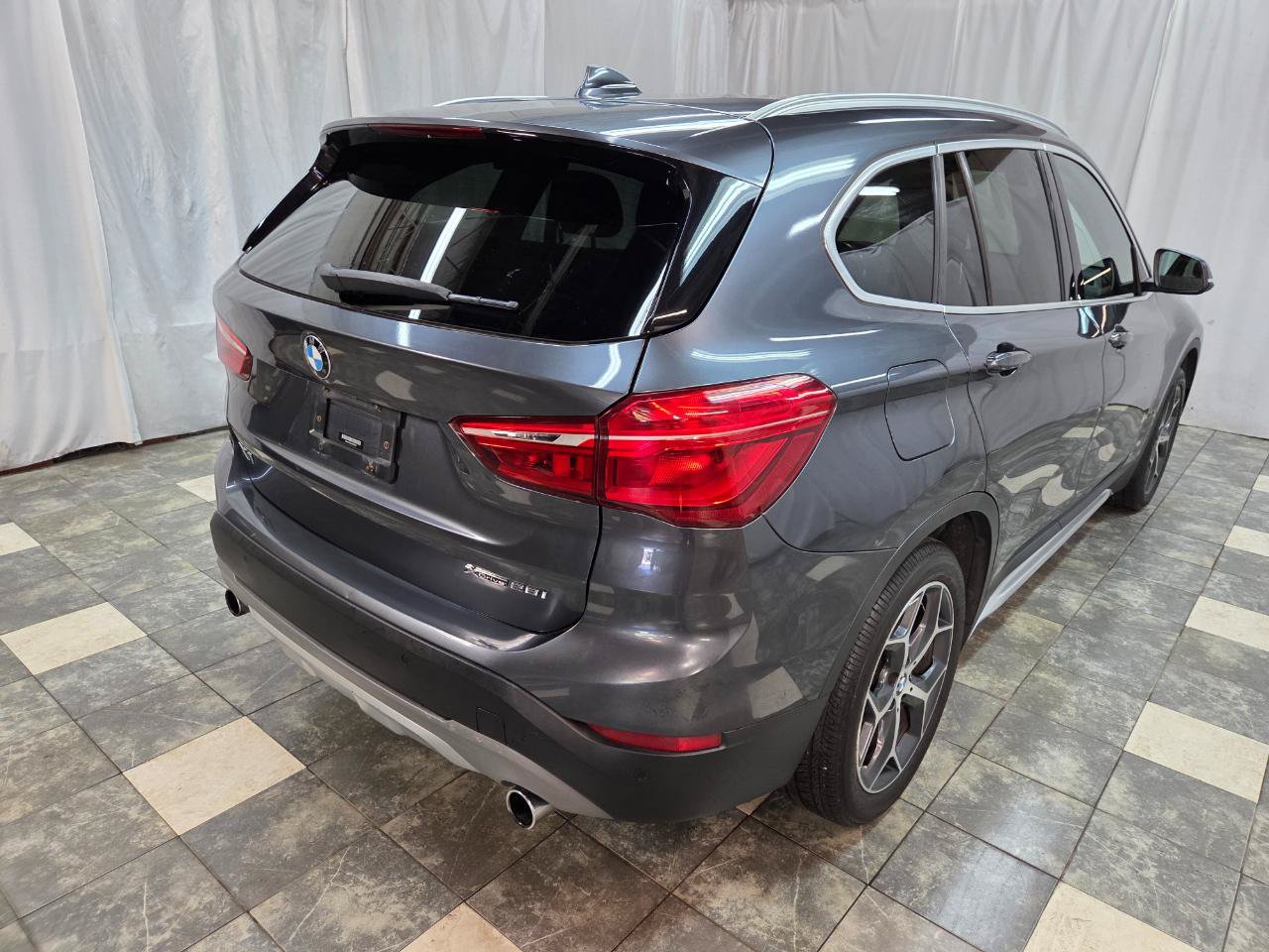 Used 2018 BMW X1 xDrive28i w/ Convenience Package AWD/4WD image 5