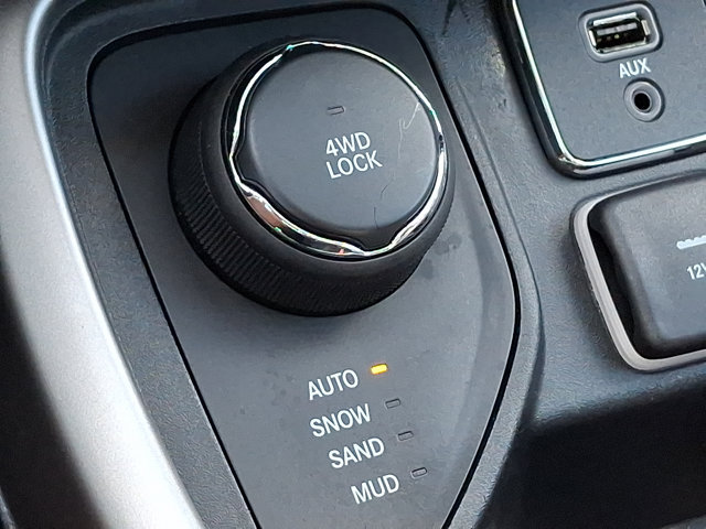 Used 2018 Jeep Compass Sport AWD/4WD image 19