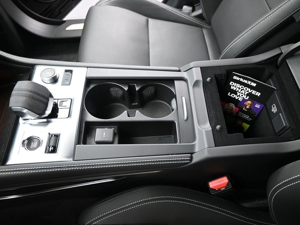 Certified 2025 Jaguar F-PACE R-Dynamic S image 27