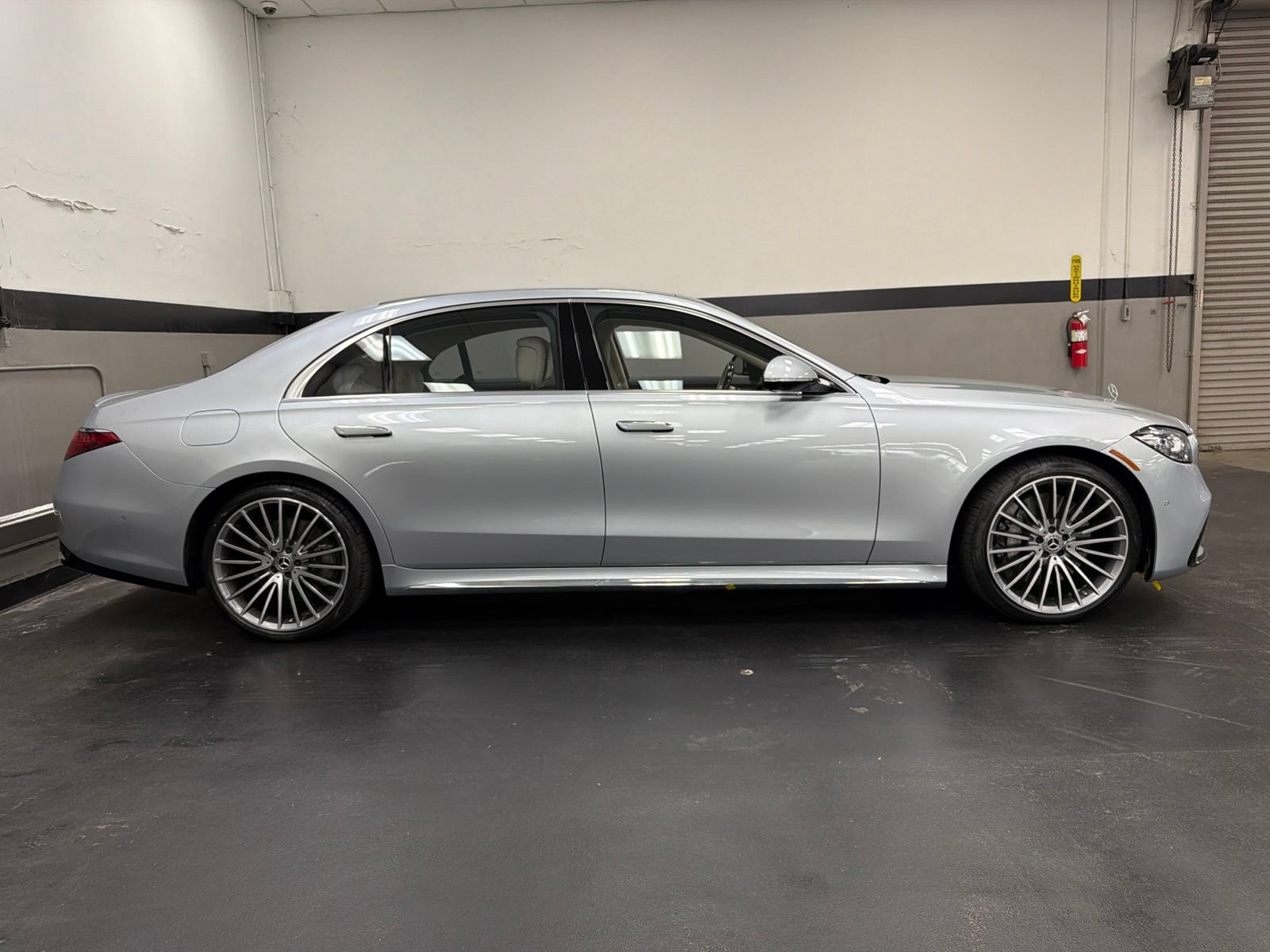 Used 2023 Mercedes-Benz S 580 4MATIC Sedan image 3