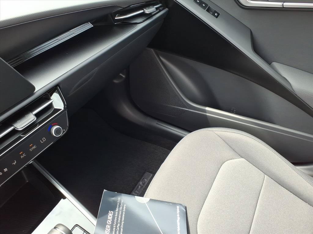 New 2026 Kia Niro LX FWD image 26