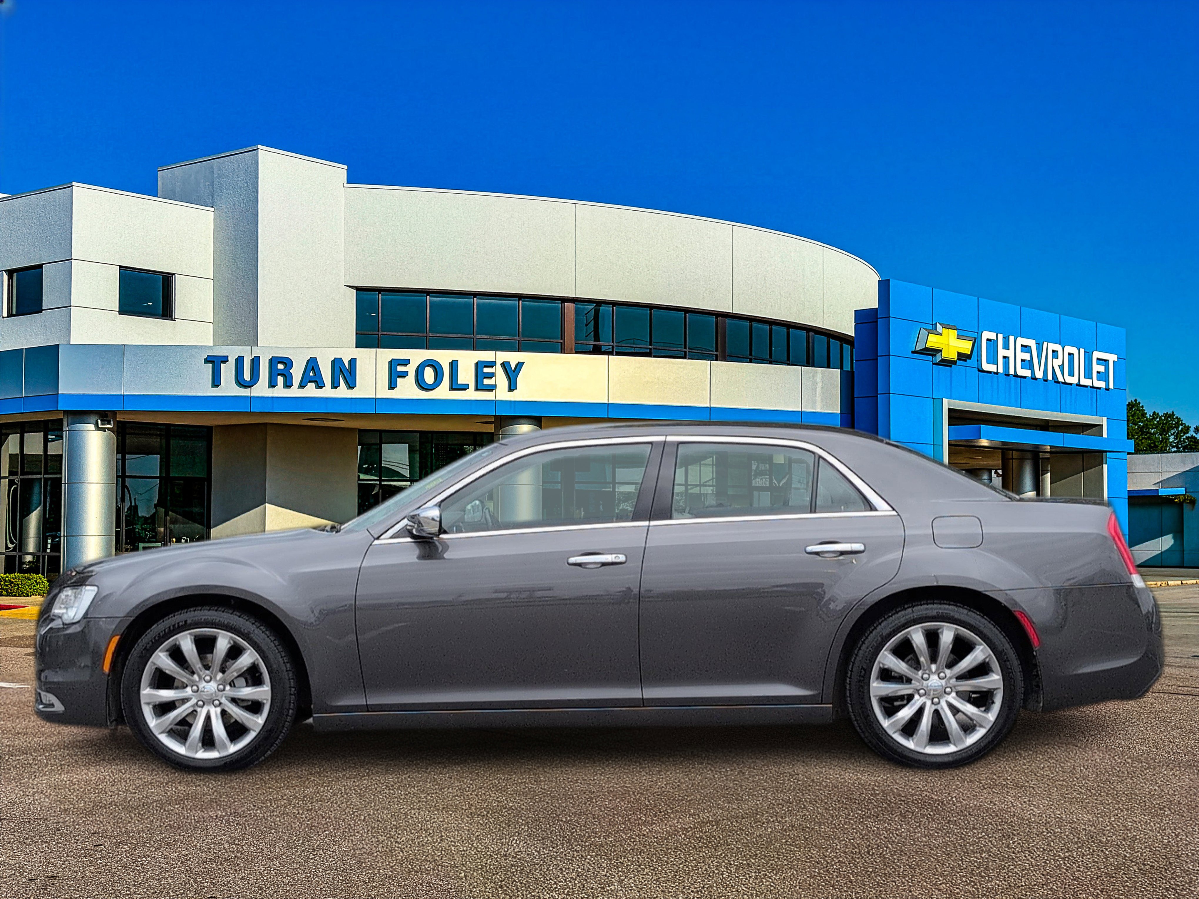Used 2020 Chrysler 300 Limited w/ Safetytec Plus Group image 2