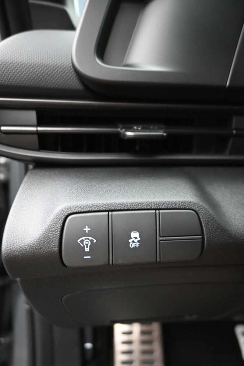 New 2026 Hyundai Elantra SEL Sport FWD image 22