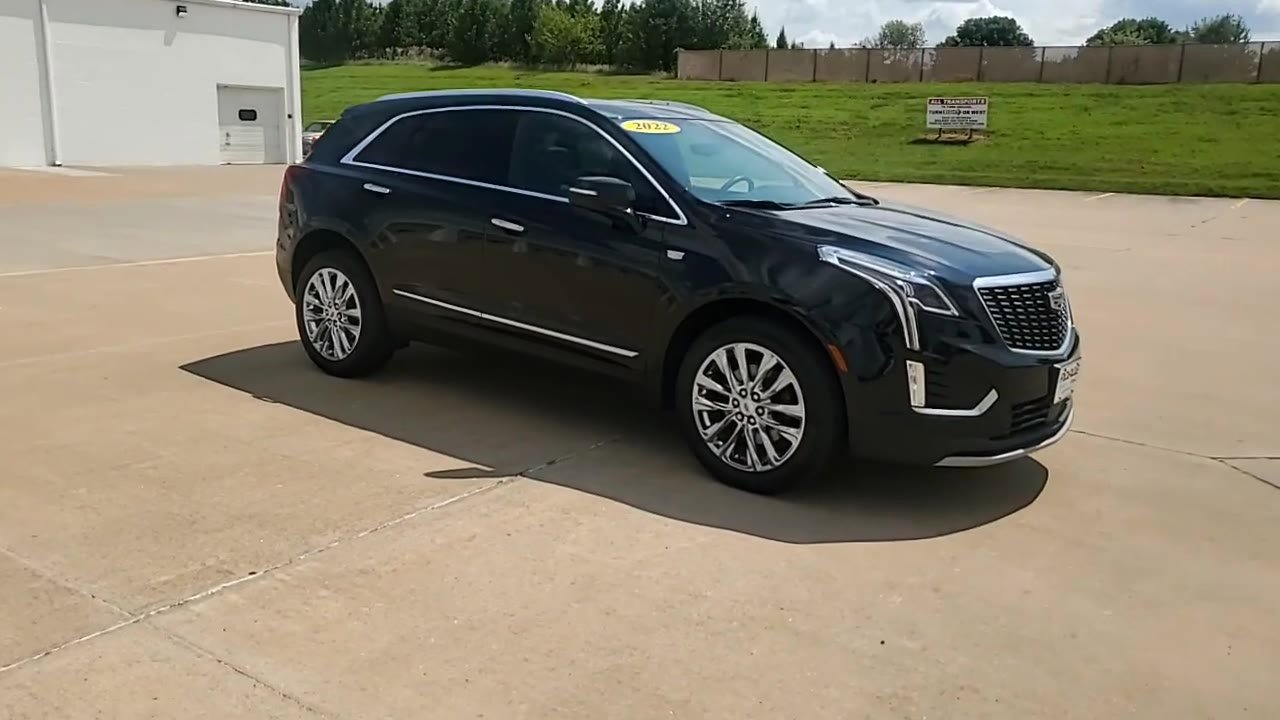Used 2022 Cadillac XT5 Premium Luxury w/ Technology Package image 2