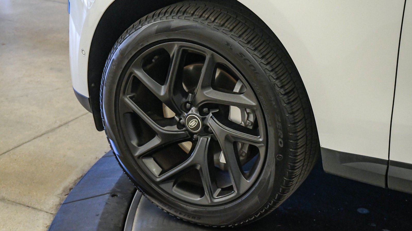 Used 2023 Land Rover Range Rover Sport SE AWD/4WD image 11