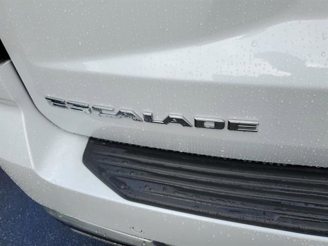 Certified 2026 Cadillac Escalade ESV Platinum Luxury image 11