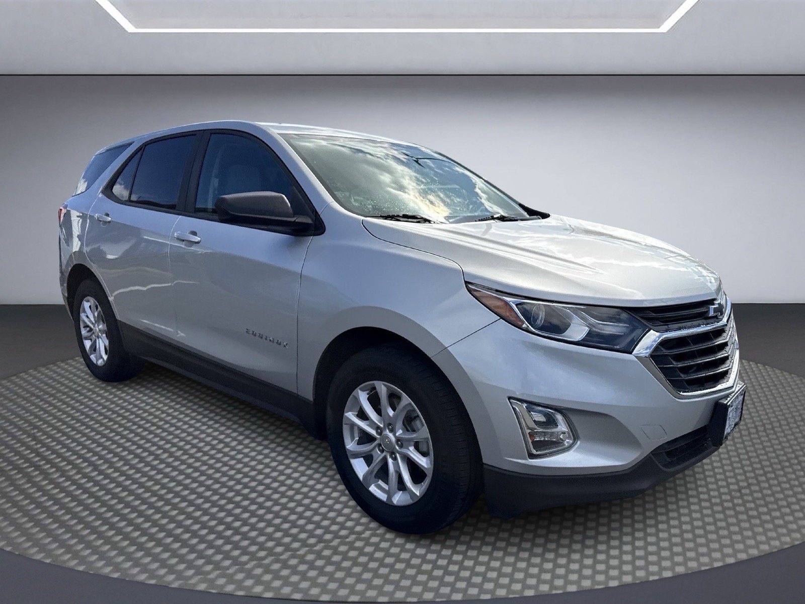 Used 2020 Chevrolet Equinox LS w/ LS Convenience Package FWD image 10
