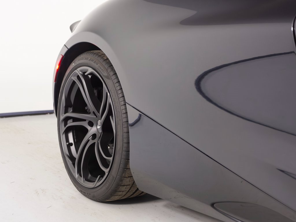 Used 2024 McLaren 750S Spider image 34