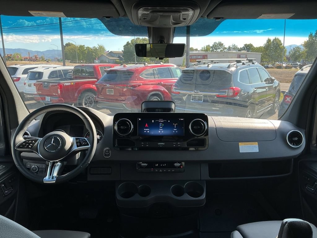 Used 2025 Mercedes-Benz Sprinter 2500 image 24