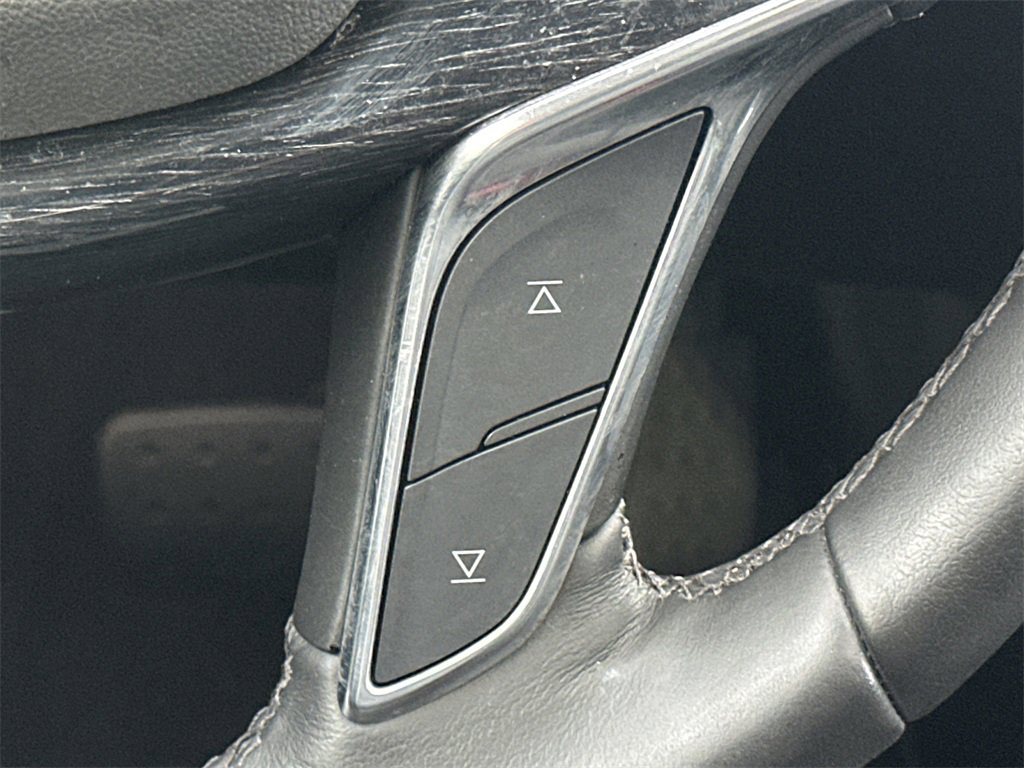 Certified 2022 Cadillac XT5 Premium Luxury w/ LPO, ONYX Package image 28