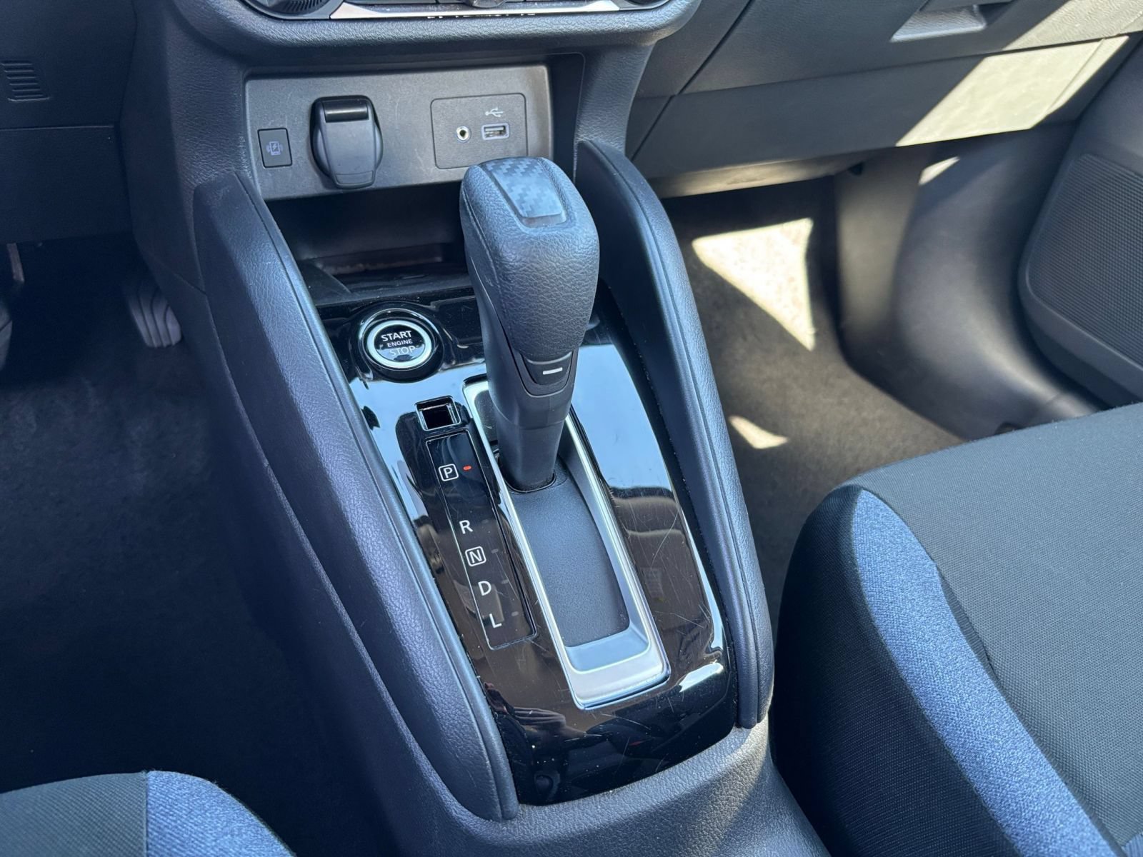 Used 2025 Nissan Versa SV FWD image 38