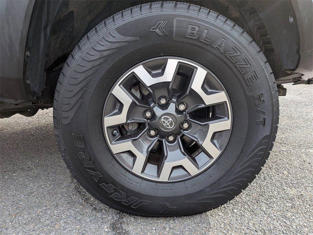 Used 2020 Toyota Tacoma TRD Off-Road image 33