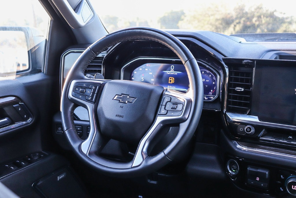 Used 2024 Chevrolet Silverado 1500 LT Trail Boss w/ Convenience Package II AWD/4WD image 17