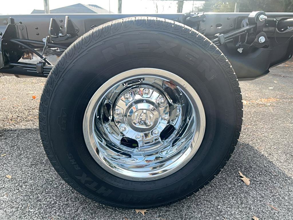 New 2024 RAM 3500 Tradesman w/ Chrome Appearance Group image 17