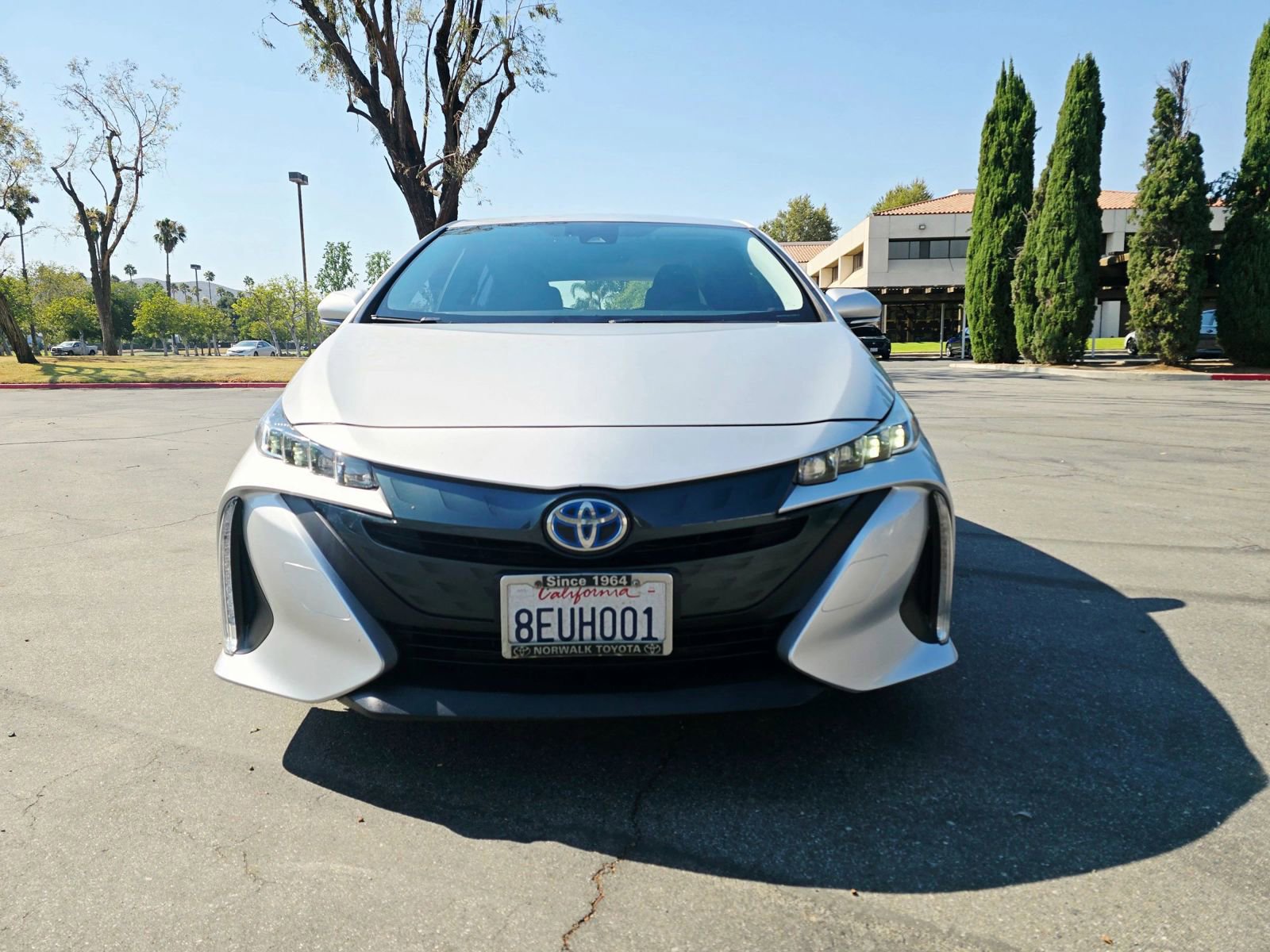 Used 2018 Toyota Prius Prime Premium image 2