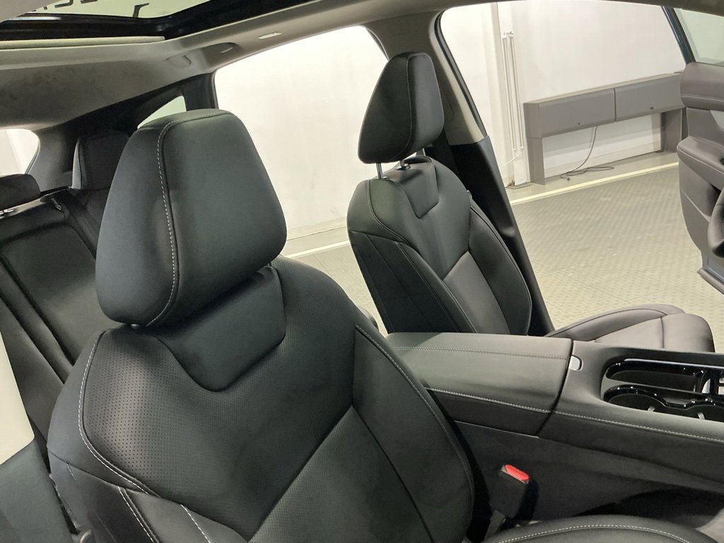 Used 2026 Nissan Murano SL w/ Comfort Package image 19