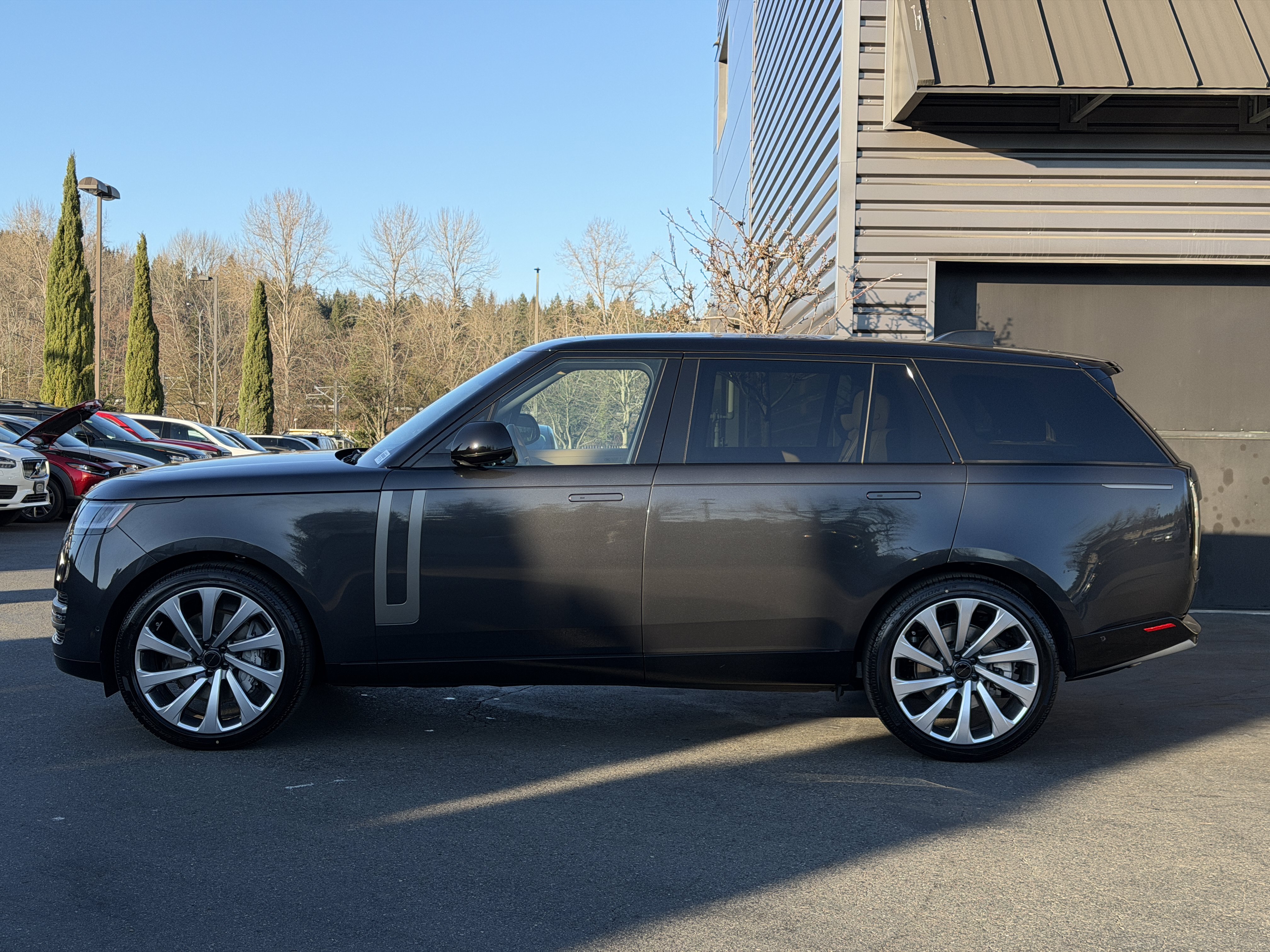 New 2026 Land Rover Range Rover Long Wheelbase SE AWD/4WD image 5