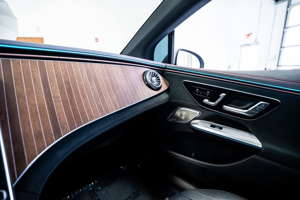 Used 2023 Mercedes-Benz EQE 500 4MATIC Sedan image 47