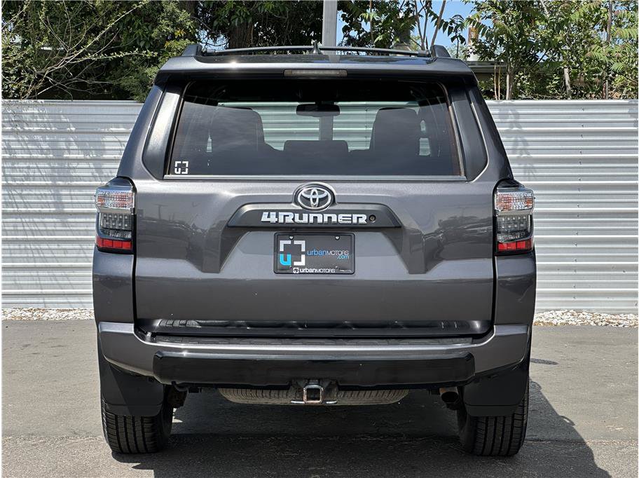 Used 2018 Toyota 4Runner TRD Off-Road Premium AWD/4WD image 11