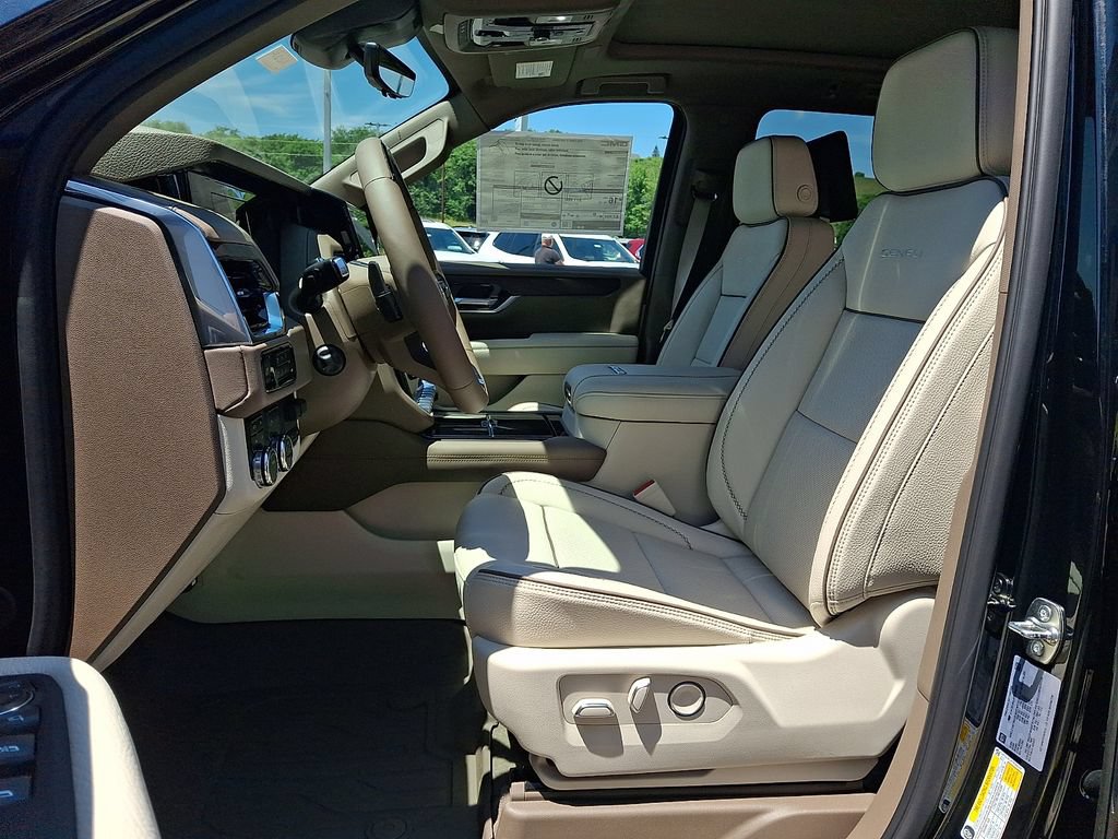 New 2026 GMC Yukon XL Denali w/ Denali Reserve Package AWD/4WD image 6