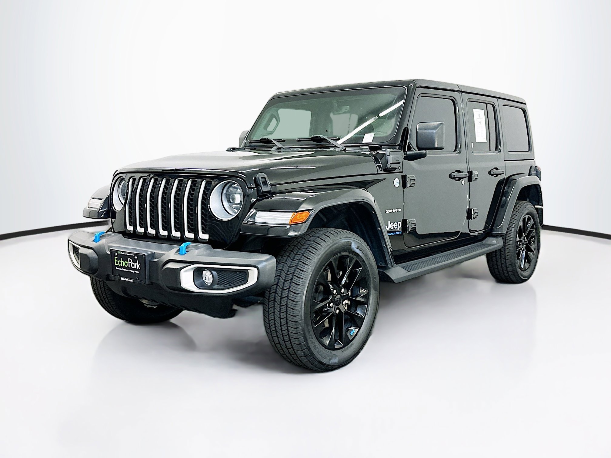 Used 2023 Jeep Wrangler Sahara image 3