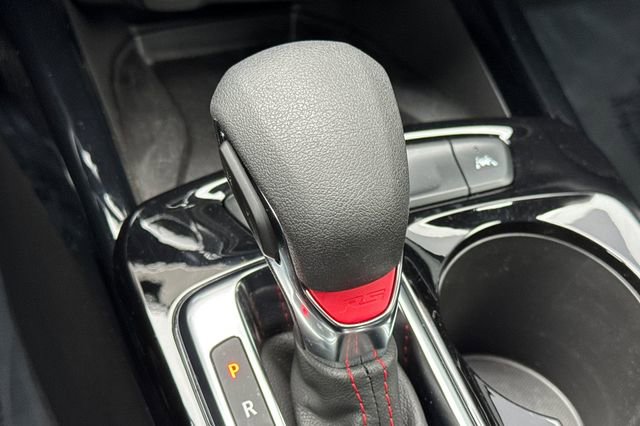 Used 2025 Chevrolet Trax RS w/ Sunroof Package FWD image 33