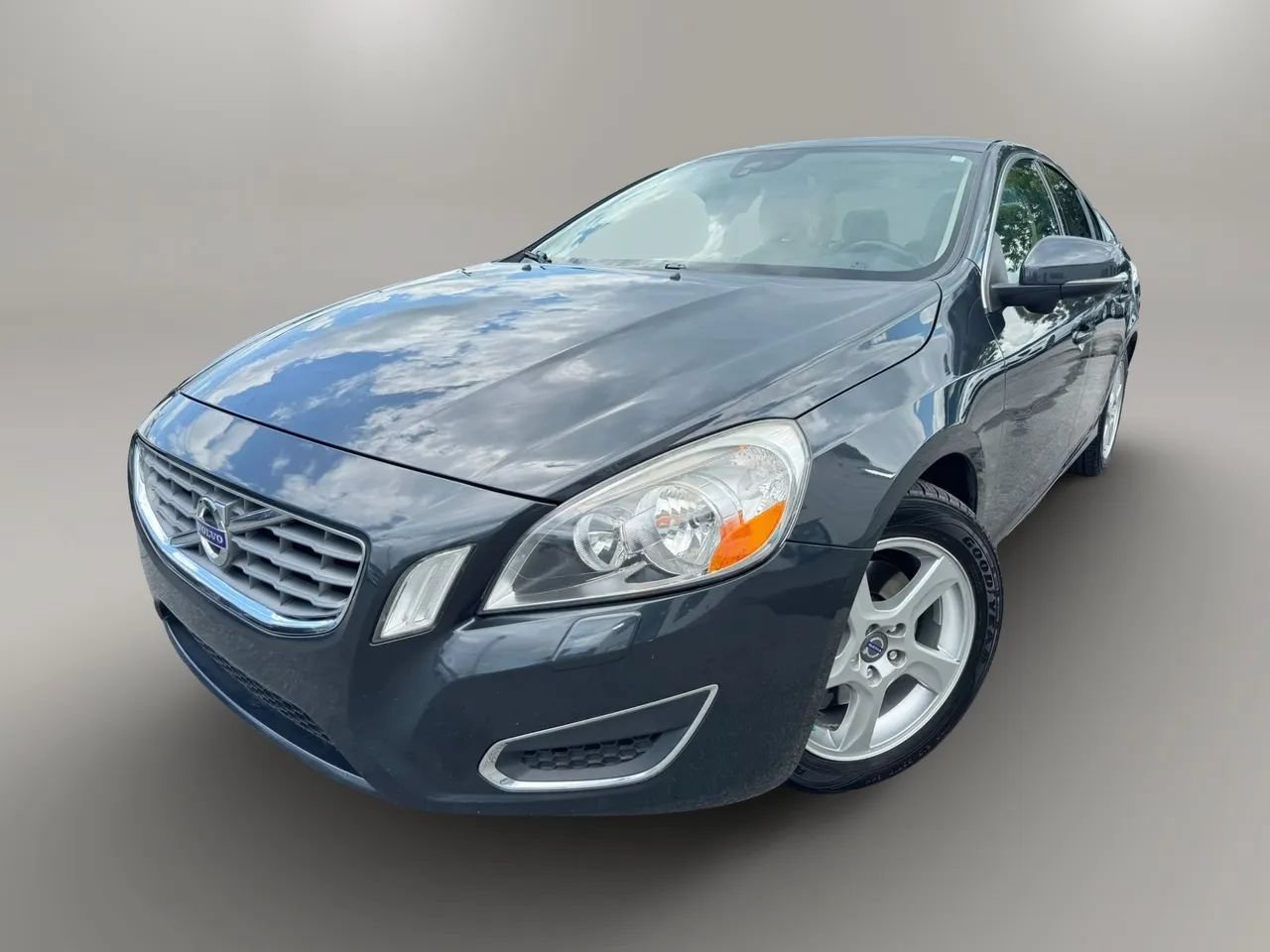 Used 2012 Volvo S60 T5 FWD image 1