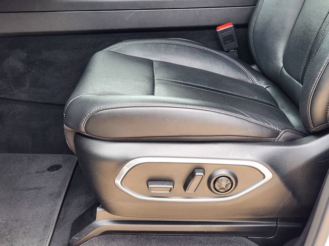 Used 2023 Jeep Wagoneer L Series II AWD/4WD image 24