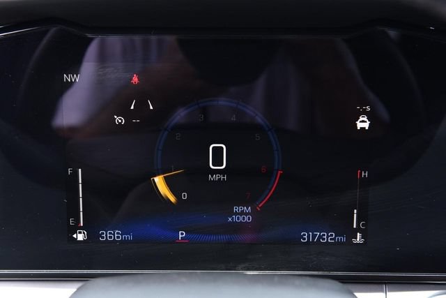 Used 2025 Chevrolet Trax LT w/ LT Convenience Package FWD image 10
