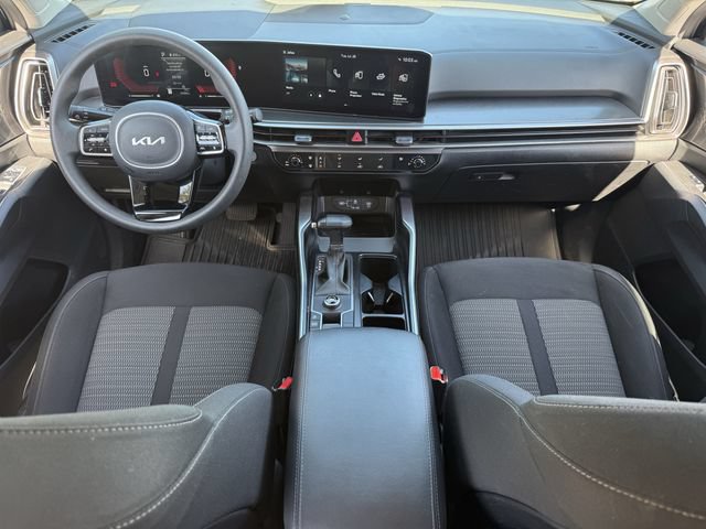 Used 2025 Kia Sorento LX FWD image 10