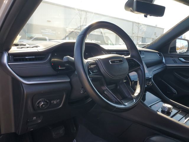 Certified 2022 Jeep Grand Cherokee Overland w/ Luxury Tech Group IV image 23