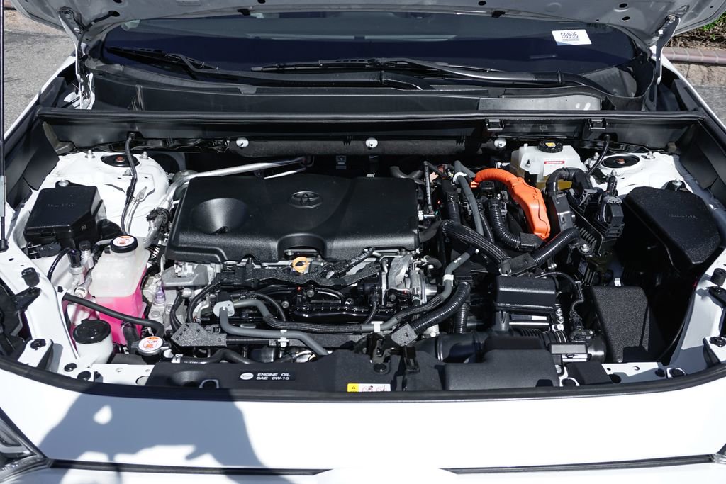 Used 2019 Toyota RAV4 XLE w/ Convenience Package image 12