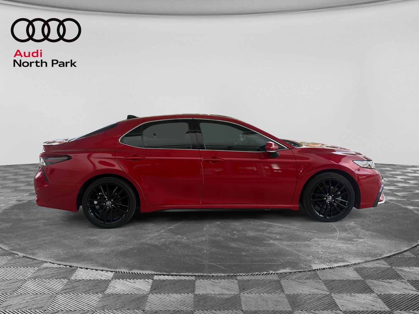 Used 2021 Toyota Camry XSE FWD image 6