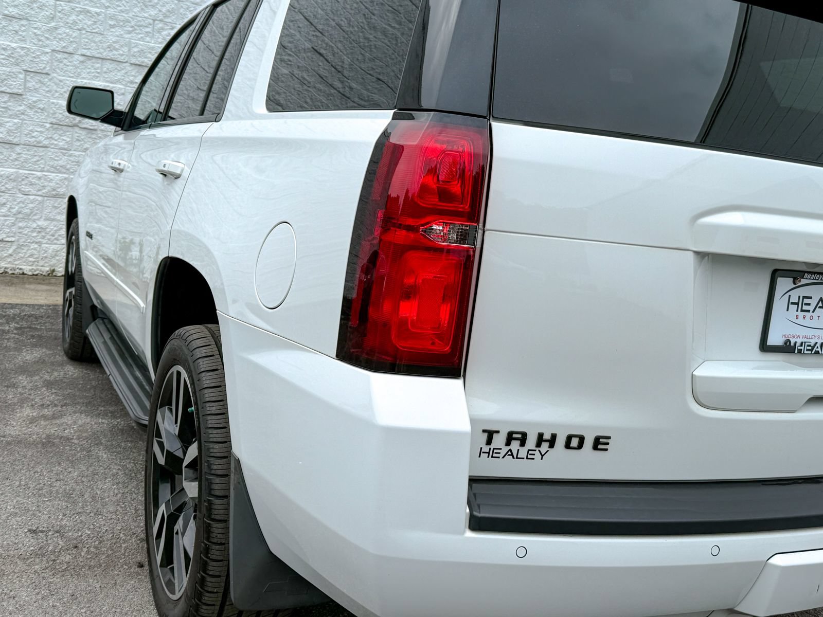 Certified 2020 Chevrolet Tahoe Premier AWD/4WD image 9