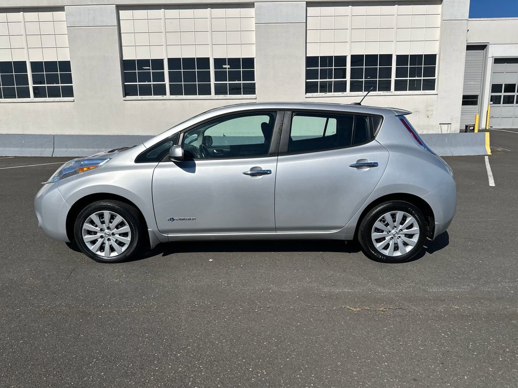 Used 2014 Nissan Leaf S w/ Charge Package FWD image 3